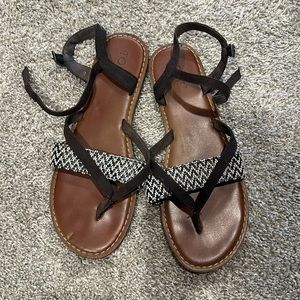 TOMS sandals 10 black